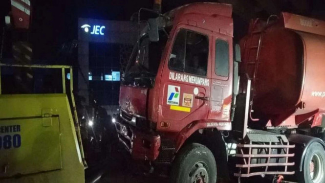 Kecelakaan beruntun truk Pertamina di CIbubur