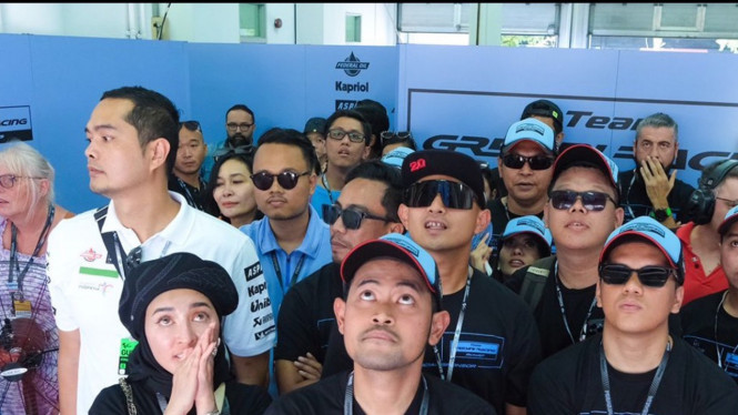 Tim MS Glow For Men saat mendukung Tim Gresini Racing di Malaysia.