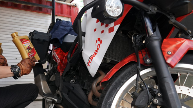 Oli mesin untuk motor sport