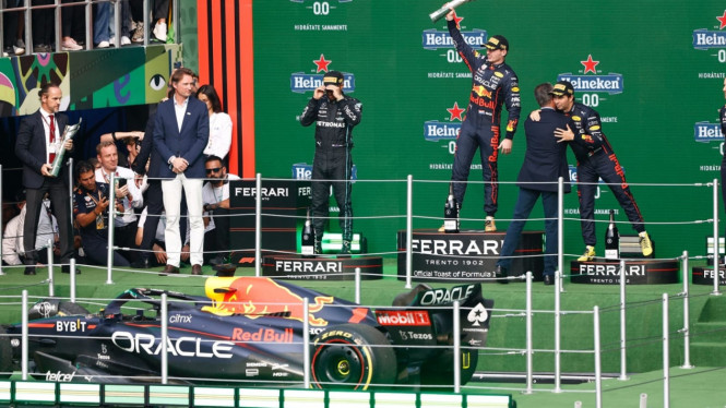 Tim Red Bull Borong Podium Formula 1