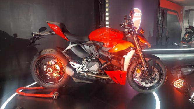 Ducati streetfighter deals v4 indonesia