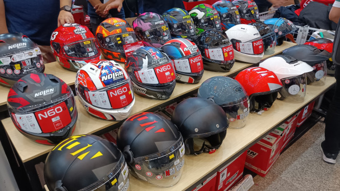 Promo helm Nolan di IMOS 2022