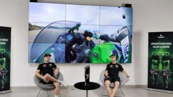 Dua pembalap Kawasaki Racing Team yakni Jonathan Rea dan Alex Lowes