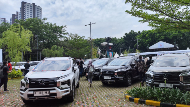 Mitsubishi Xpander Cross baru