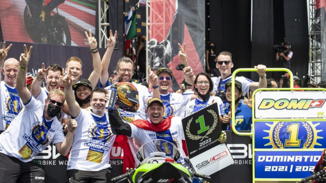 Dominique Aegerter pembalap Ten Kate raih gelar juara dunia