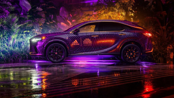 Lexus RX 500h edisi Wakanda