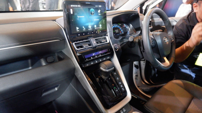 All New Toyota Kijang Innova Zenix