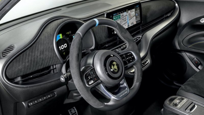 Mobil listrik Fiat 500e Abarth 2023