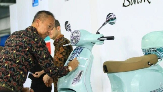 Vespa LX 125 i-get Batik