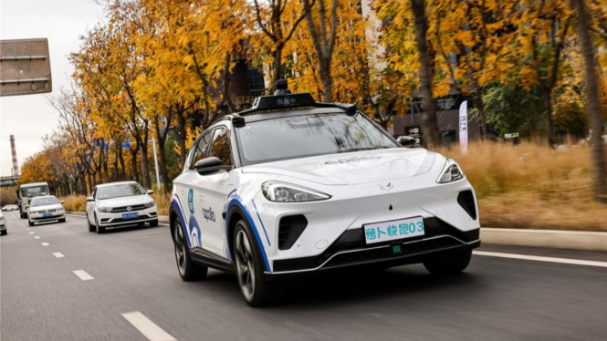 Taksi listrik autonomus Baidu Apollo di China