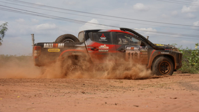 Mitsubishi Triton