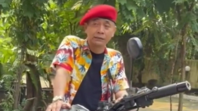 Lord Rangga dengan Royal Enfield Classic 500