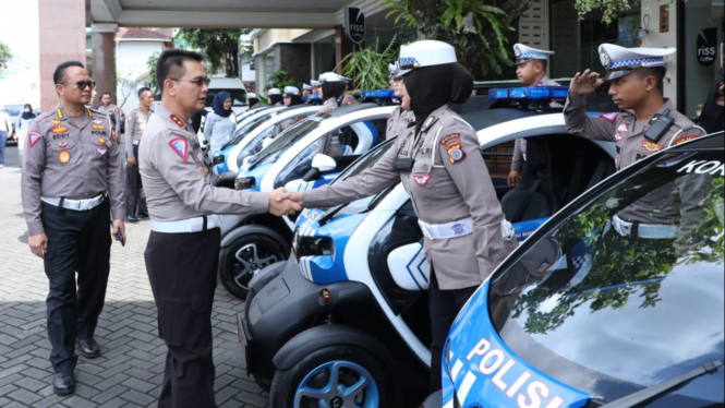Mobil listrik pengawalan nikahan Kaesang