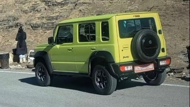 Suzuki Jimny 5 pintu