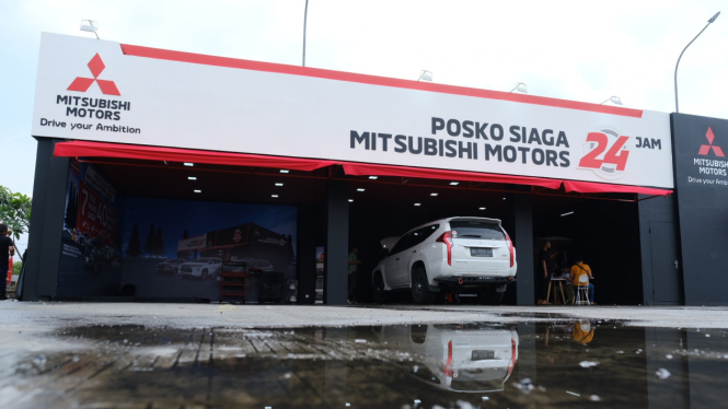Posko mudik natal Mitsubishi
