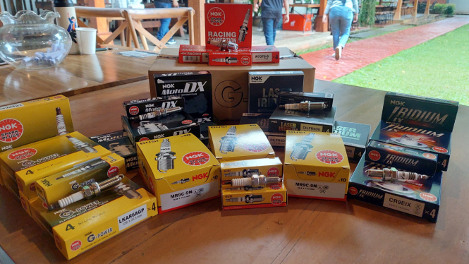 Produk busi NGK