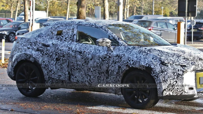 Toyota C-HR listrik kepergok kamera