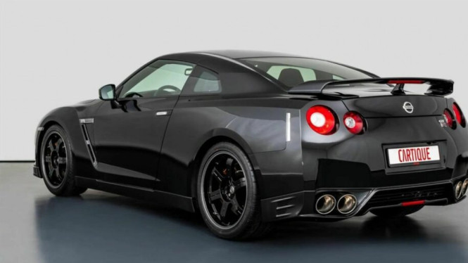 Nissan GT-R Sebastian Vettel dijual mahal