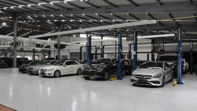 Mercedes-Benz mobil premium paling laku di RI