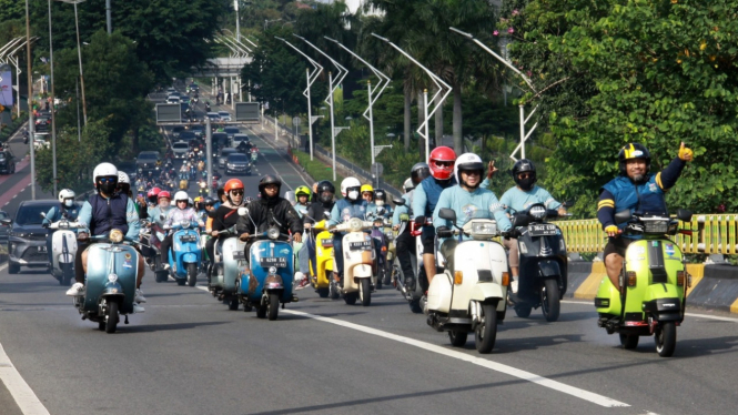 Vespa Benz Owners