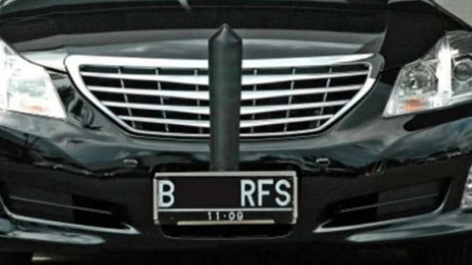 Pelat nomor RF