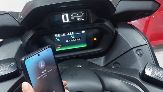 Yamaha Xmax fitur telepon