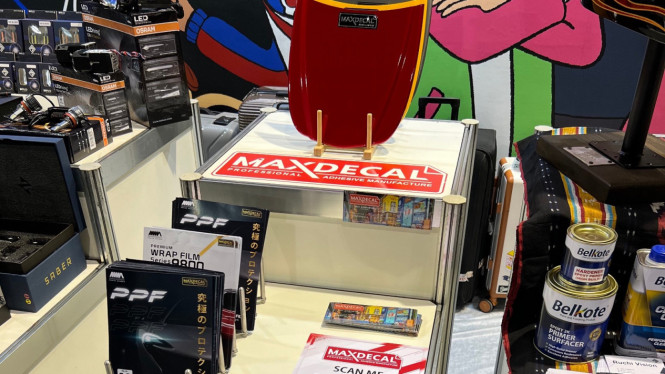Maxdecal di Osaka Automesse Jepang