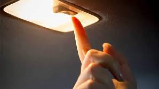 Lampu kabin mobil