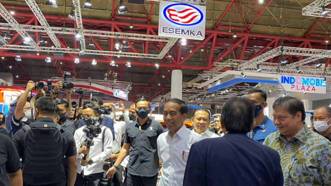 Presiden Jokowi Esemka Bima EV