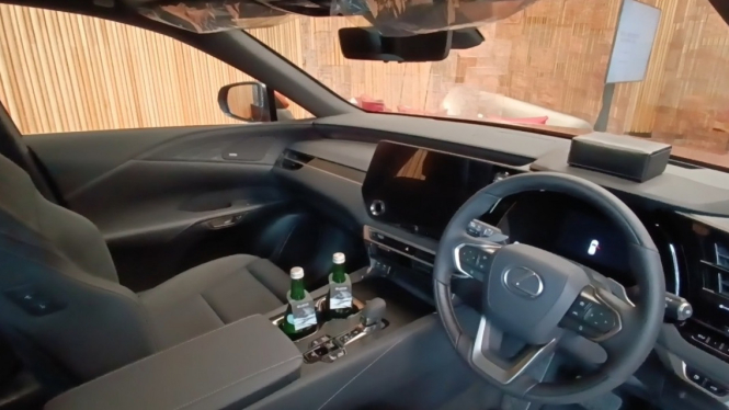 Interior Lexus RX baru
