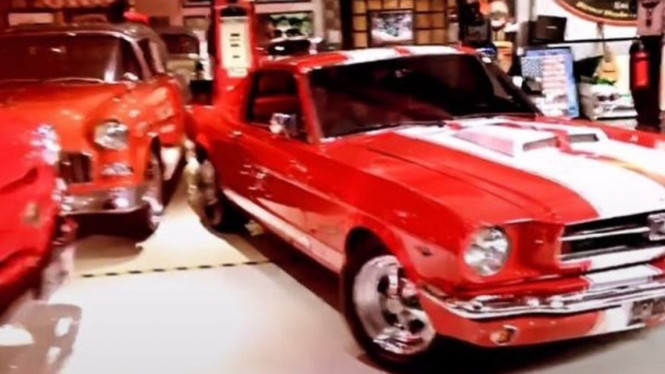 Koleksi mobil Eko Darmanto