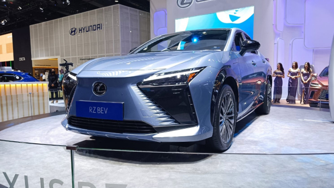 Lexus RZ