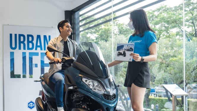 Motoplex diler gabungan Piaggio di Sudirman