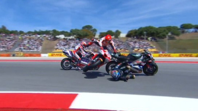 Kecelakaan melibatkan Marc Marquez dan Miguel Oliveira