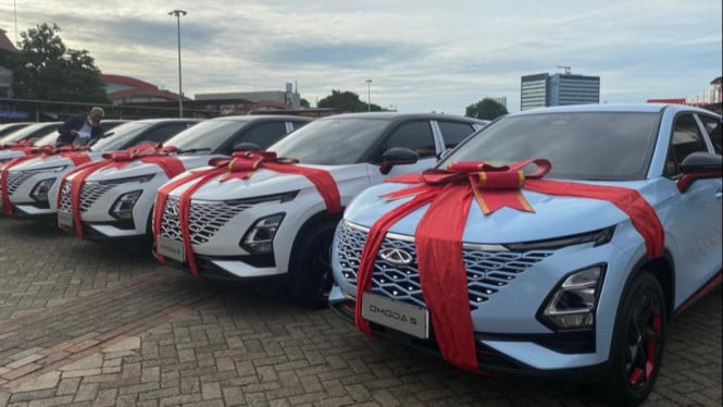Penyerahan 100 unit Chery Omoda 5 ke Konsumen
