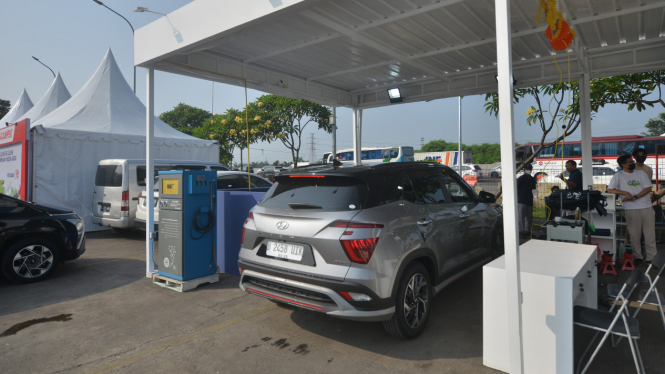 Posko mudik Hyundai di Rest Area Cikampek KM 57