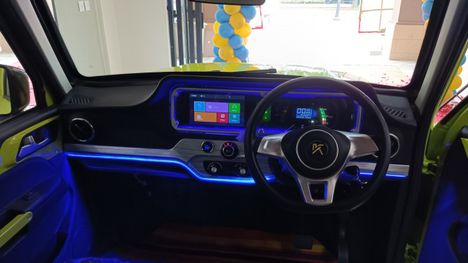 Interior mobil listrik murah asal China