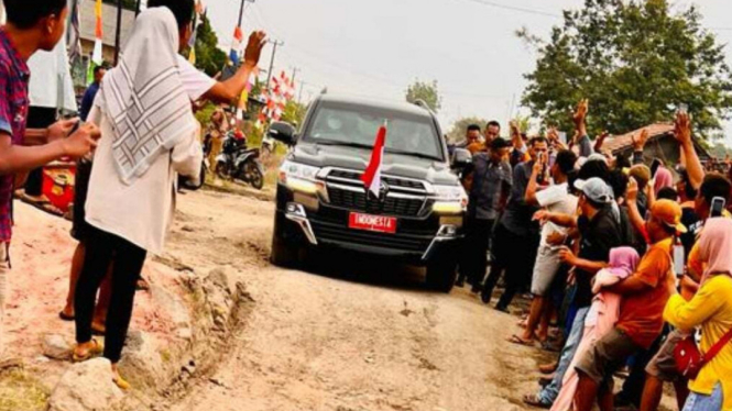 Toyota Land Cruiser VX200 Presiden Jokowi