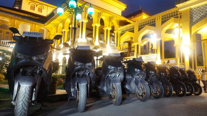 Touring Yamaha Xmax singgah di Istana Maimun Medan