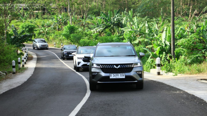Test drive Wuling Alvez