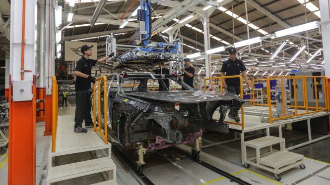 Proses perakitan BMW series 7