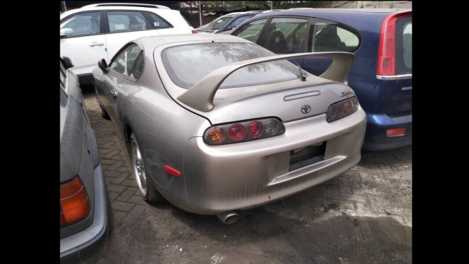 Lelang mobil Toyota Supra
