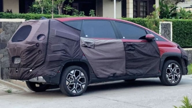 Hyundai Stargazer Cross