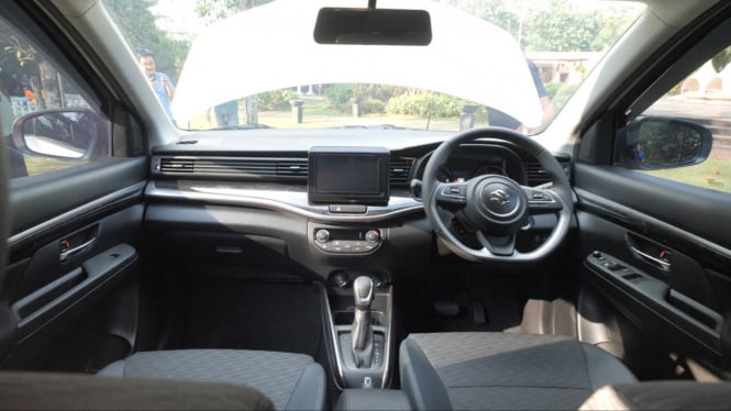 Suzuki XL7 Hybrid