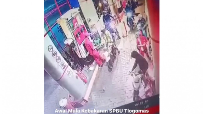 Motor terbakar saat isi bensin