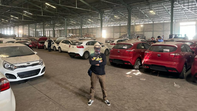Negara lelang Kia Rio
