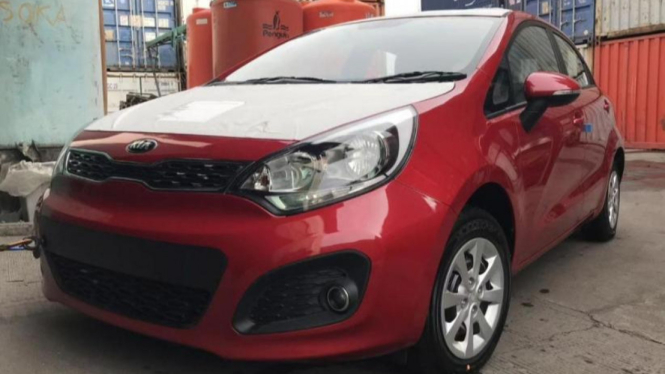 Lelang mobil Kia Rio