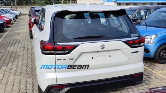 Suzuki Invicto kembaran Kijang Innova Zenix
