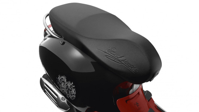 Disney Mickey Mouse Edition by Vespa