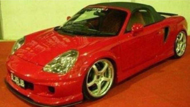 Mobil Menpora Dito Ariotedjo, Toyota MR2